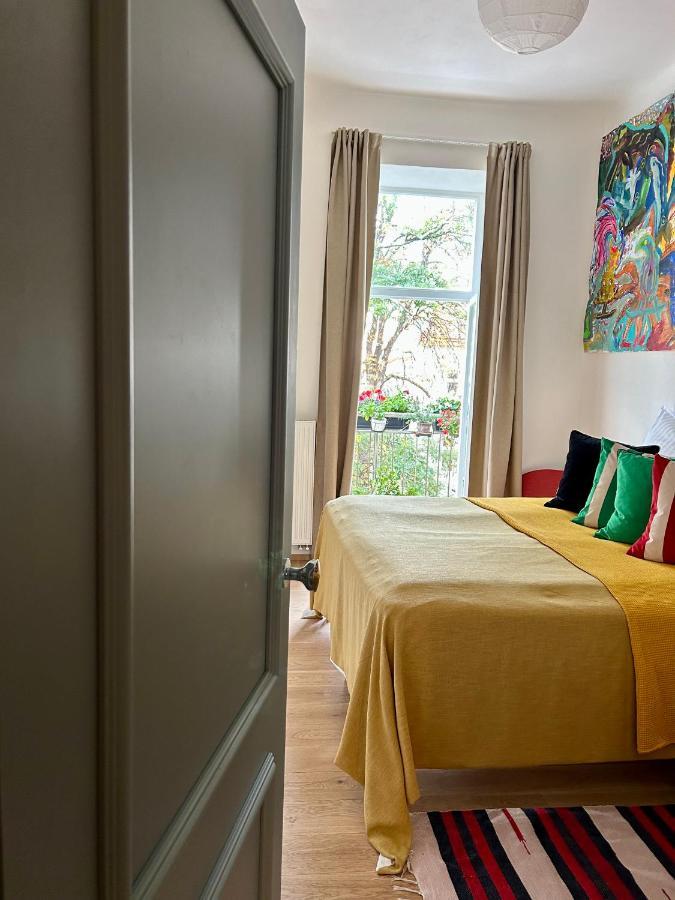 Green Balcony & King Size Bed Praga Esterno foto