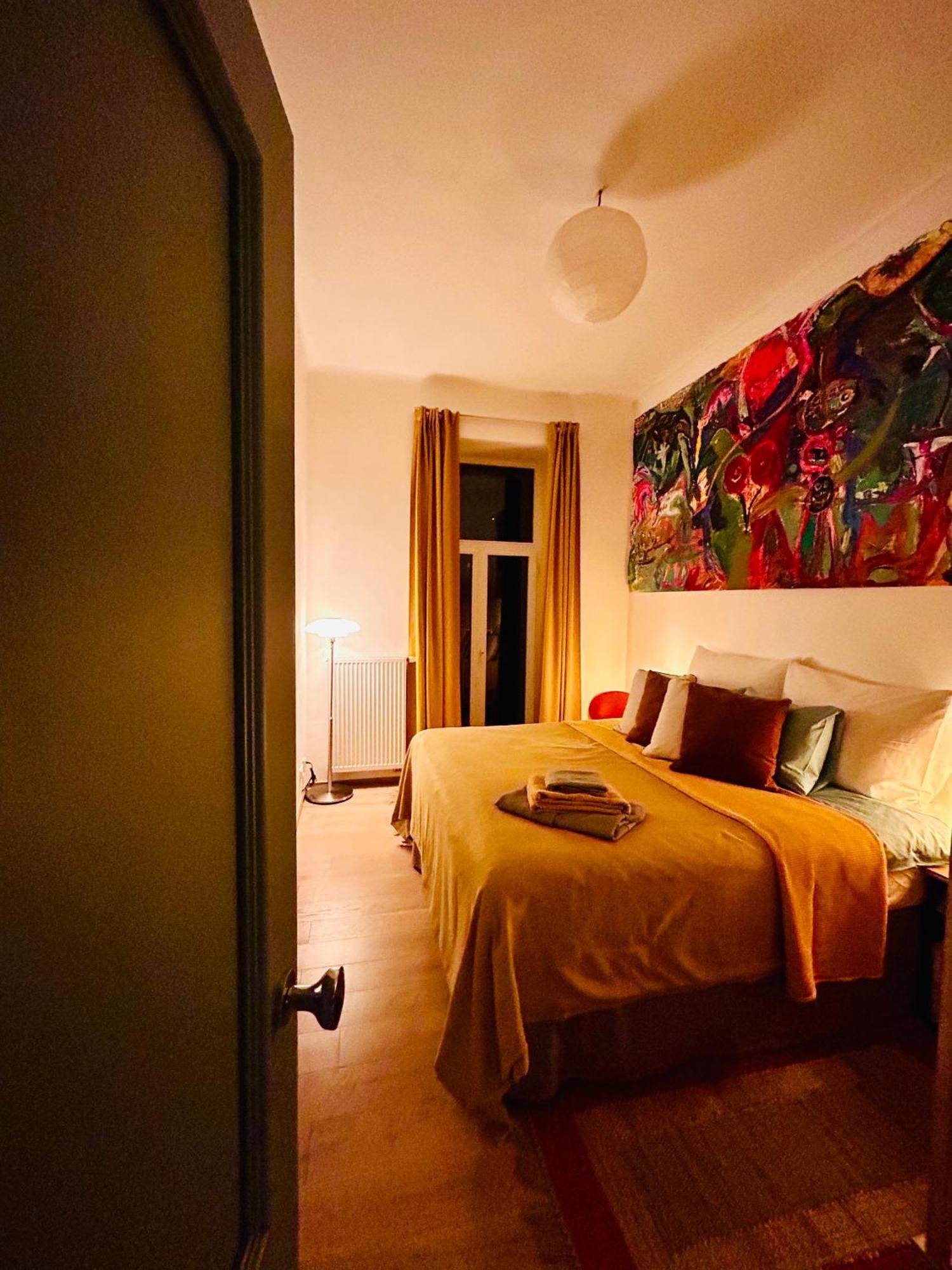 Green Balcony & King Size Bed Praga Esterno foto